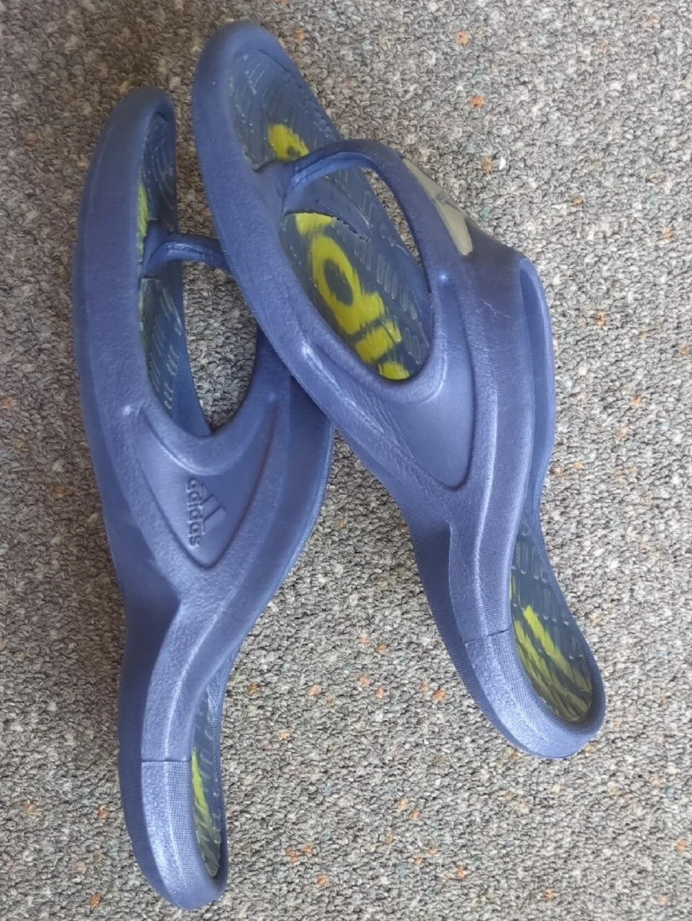 Adidas Men'sNavy Blue Flip Flop Sandals with Yellow Insole Graphics Size 7